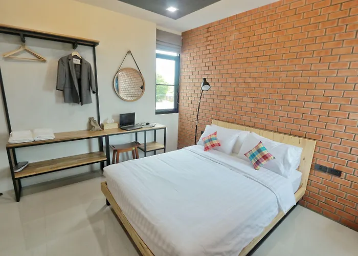 Luck Esan Loft
